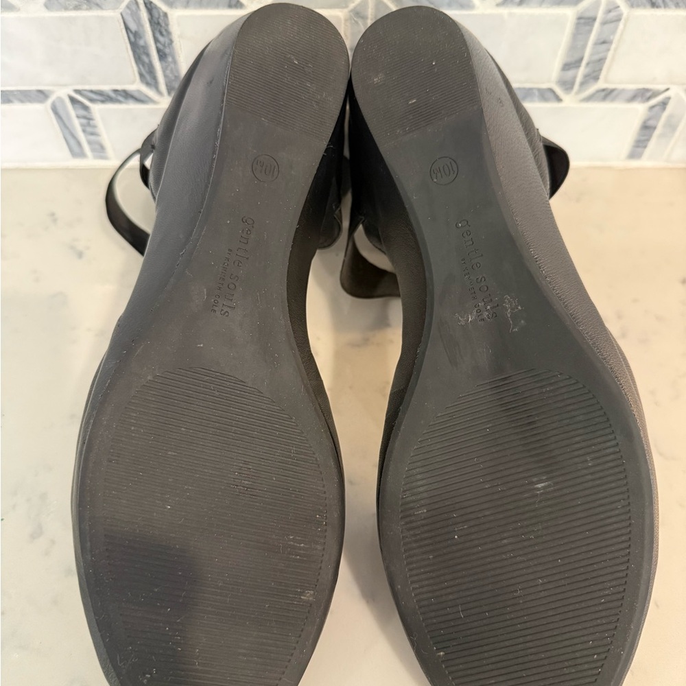 Gentle Souls by Kenneth Cole Noa Black Leather Ankle Strap Flats - Picture 5 of 7